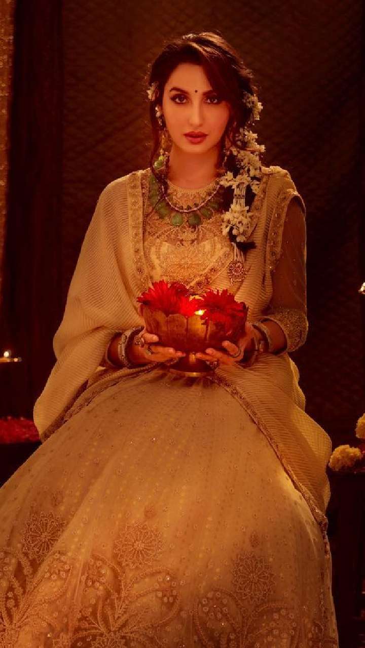 What are some good hairstyles for an Indian bride with a round face? - Quora
