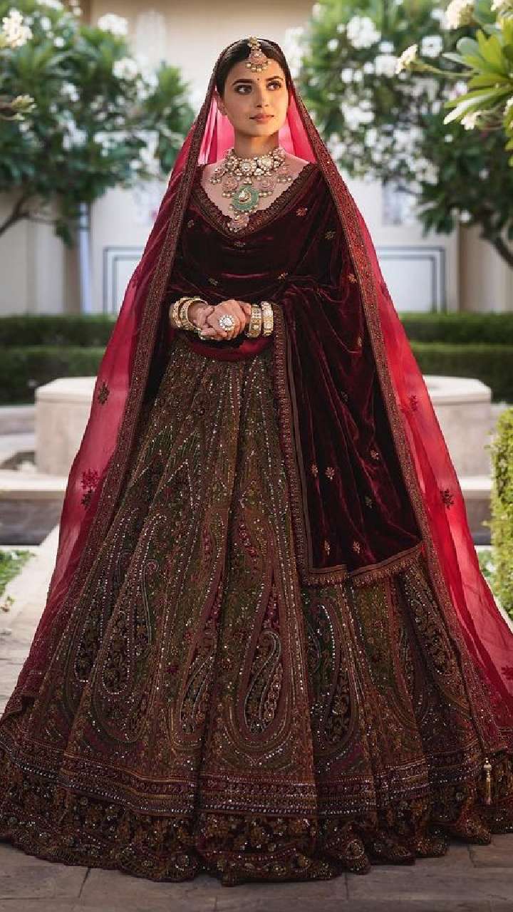 Red Wedding Lehenga! | Indian wedding outfit, Indian bridal makeup, Bridal  outfits