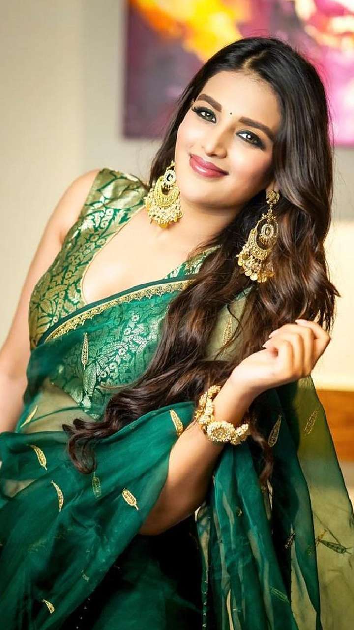 reception outfit ideas by nidhhi agerwal 3 1708166643