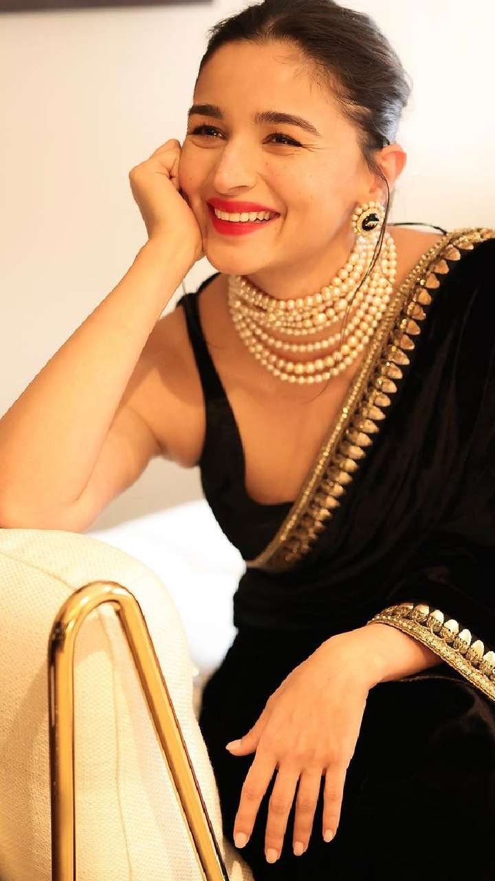 110 Look glam ideas | elegant saree, saree look, stylish sarees
