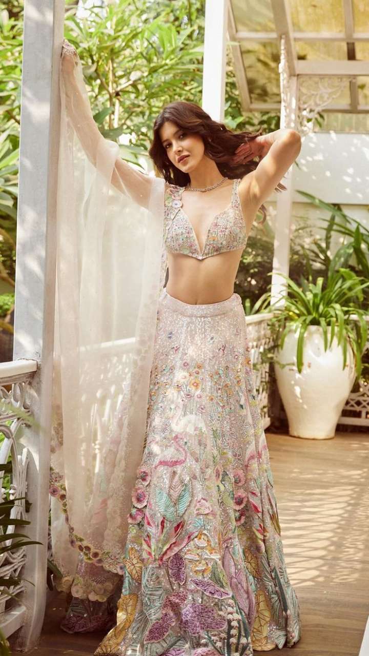 Buy Designer Bridal Lehengas & Wedding Lehenga Online