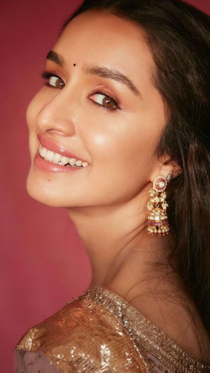 7 Homemade Jojoba Oil Face Masks For Radiant Skin