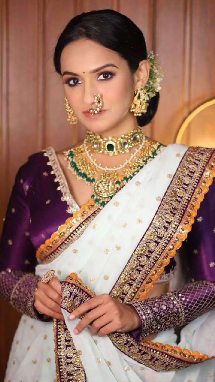 Parineeti Chopra serves six yards of elegance in a timeless black Manish  Malhotra saree and statement jewelery | PINKVILLA