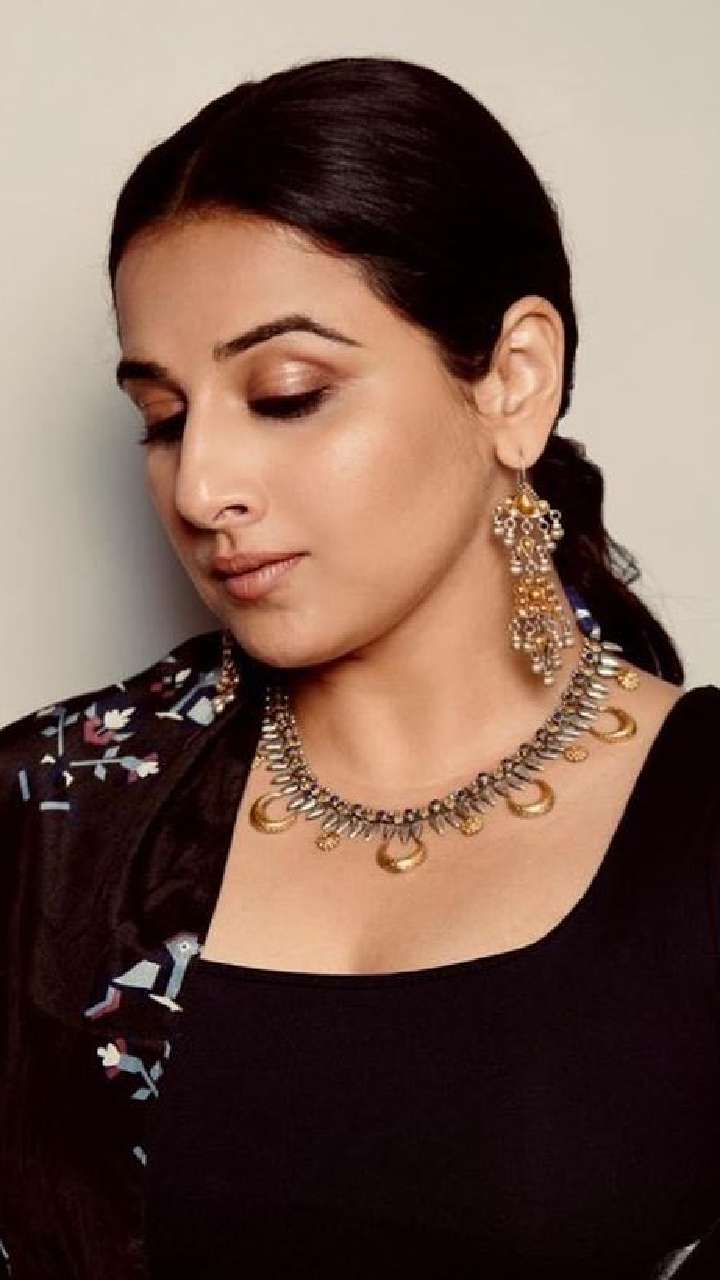 Best Earrings: खूप चर्चेत आहेत विद्या बालनचे हे कानातले... बाजारात मिळताय  अगदी १०० रुपयांपासून | Vidya Balan Earrings Collection