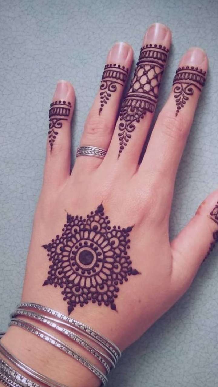 Must-Try: Simple Mehendi Designs for Elegant Hands and Legs