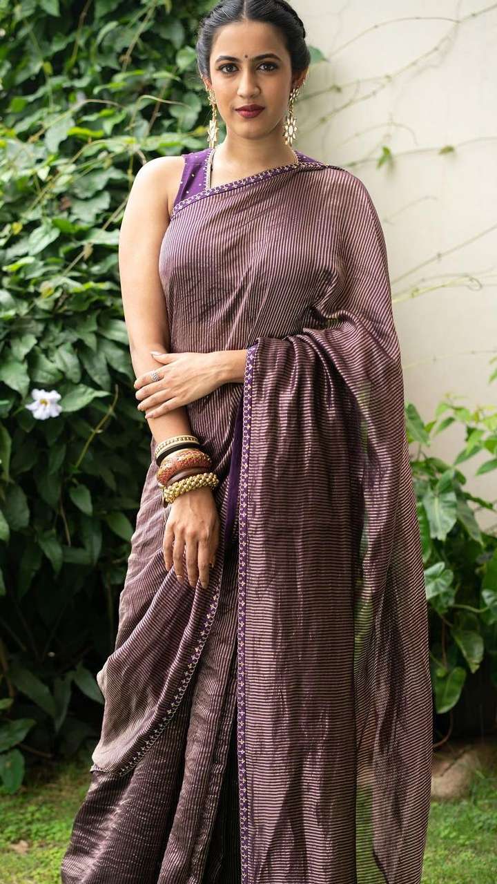 niharika saree 1709617469