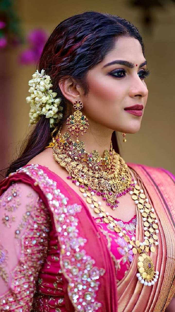 Inspiring Indian Wedding Hairstyles for Long Hair | Indian wedding  hairstyles, Indian bride hairstyle, Indian bridal hairstyles