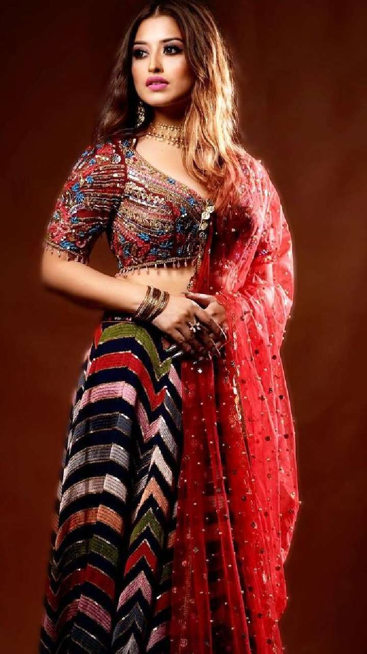 Lehengas - Buy Latest Indian Lehengas for Women Online | KALKI Fashion