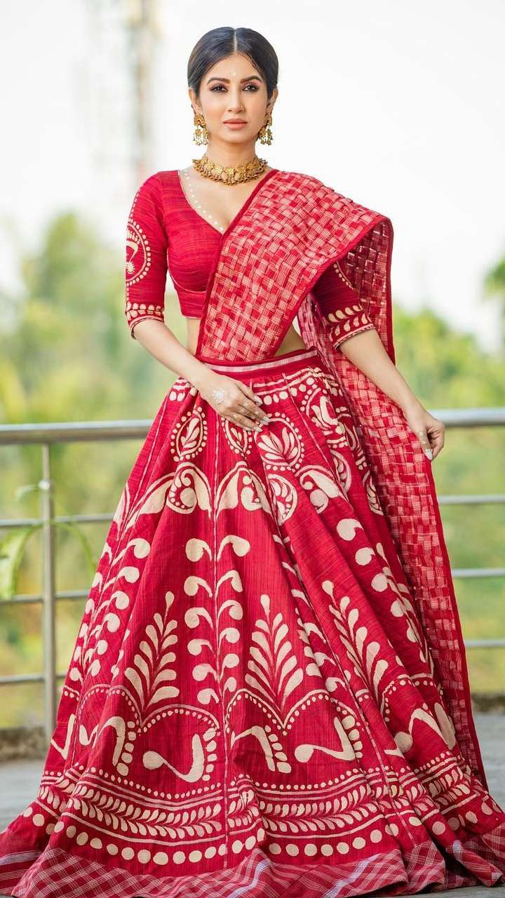 13 Amazing Navratri Dandiya Lehenga Choli Designs – South India Fashion |  Indian outfits lehenga, Rajasthani dress, Indian outfits