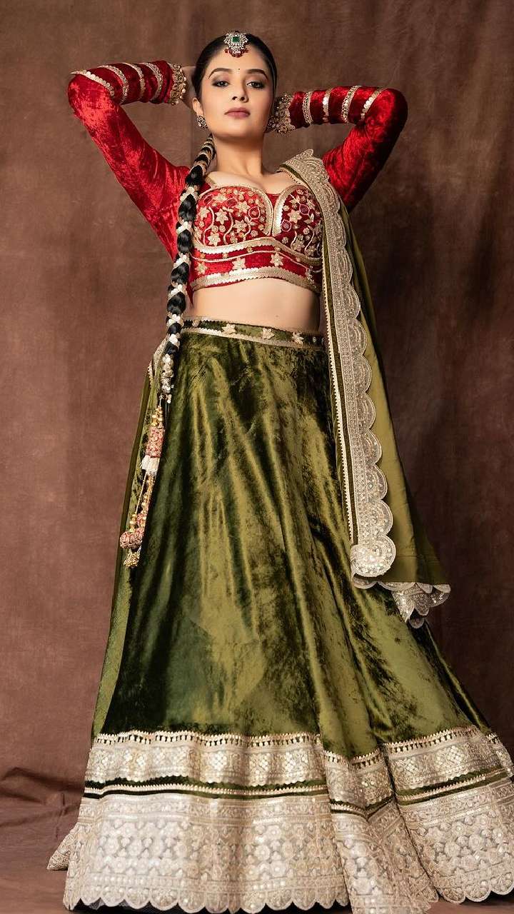 Buy Designer Lehengas for Women Online at Aza Fashions