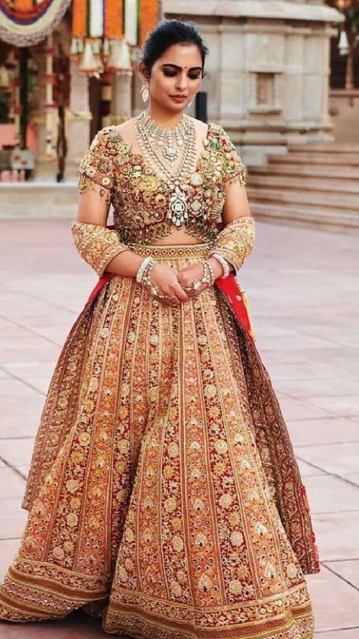 Isha Ambani wore her mom Nita's 35-year-old saree on her wedding day