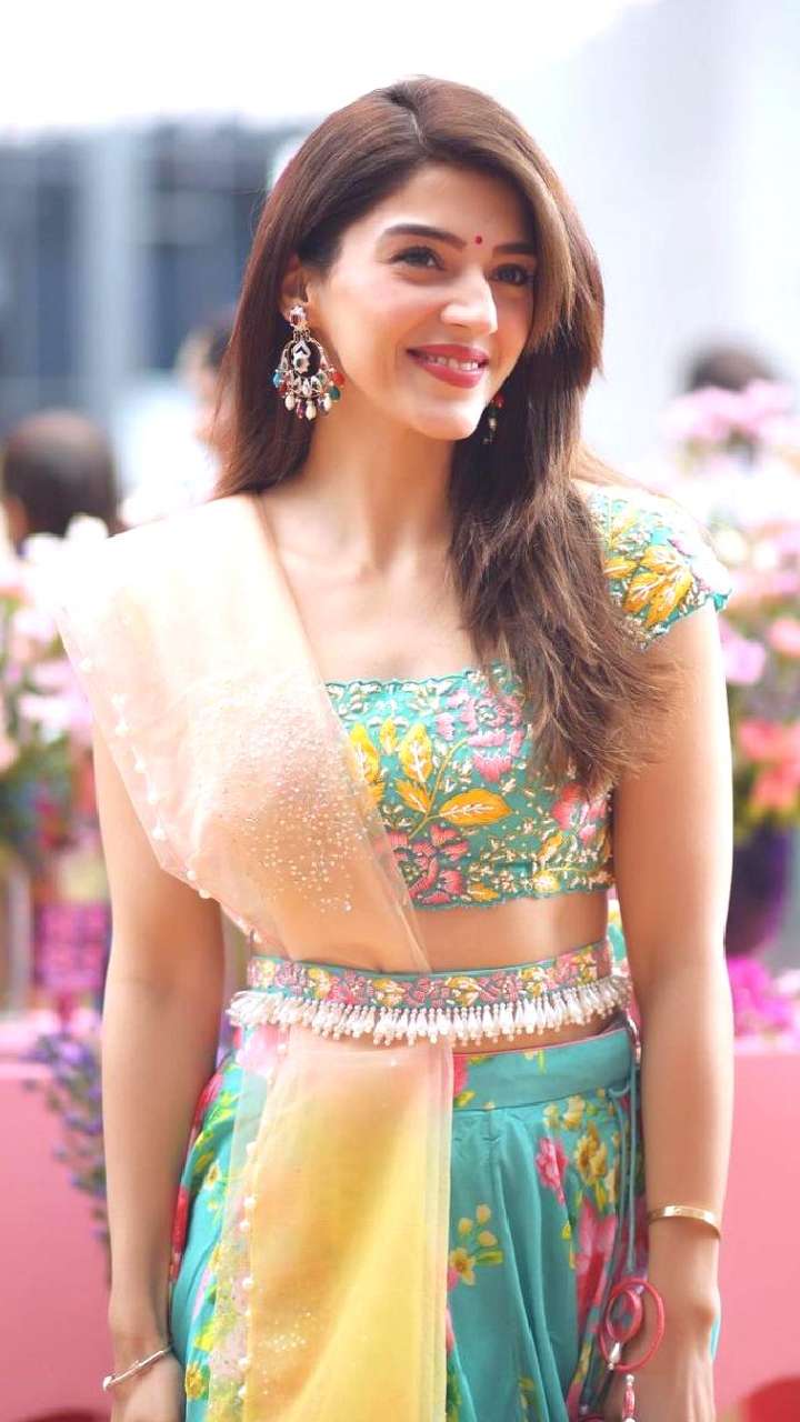 Telugu Actress Mehreen Pirzada Beautiful Ethnic Looks