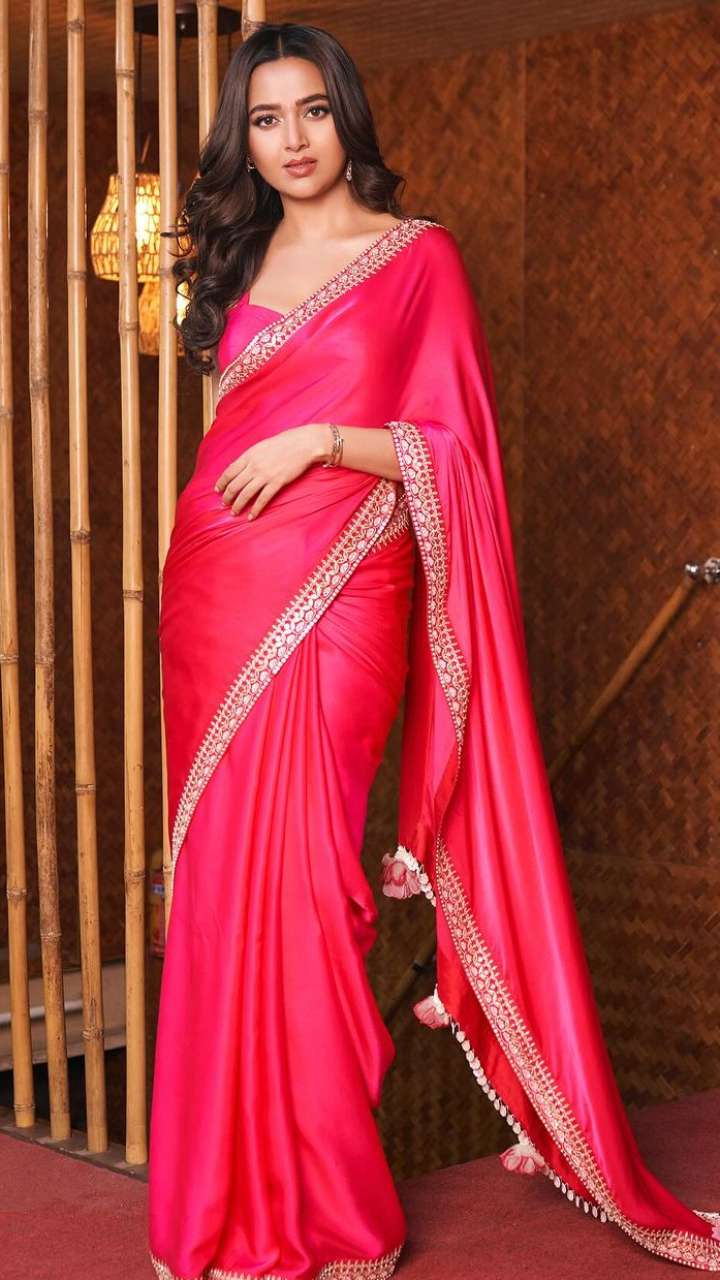 5 Stunning Sarees By Tejasswi Prakash For Spring Wedding 2857