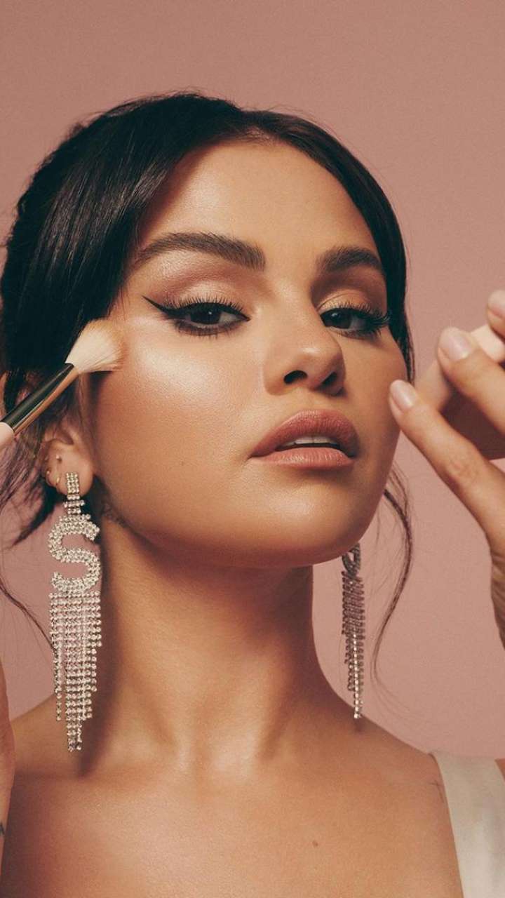 Selena Gomez Inspired Glam Makeup Looks 1276