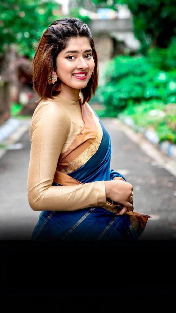 Bengali Actress Ditipriya Roy Beautiful Saree Looks