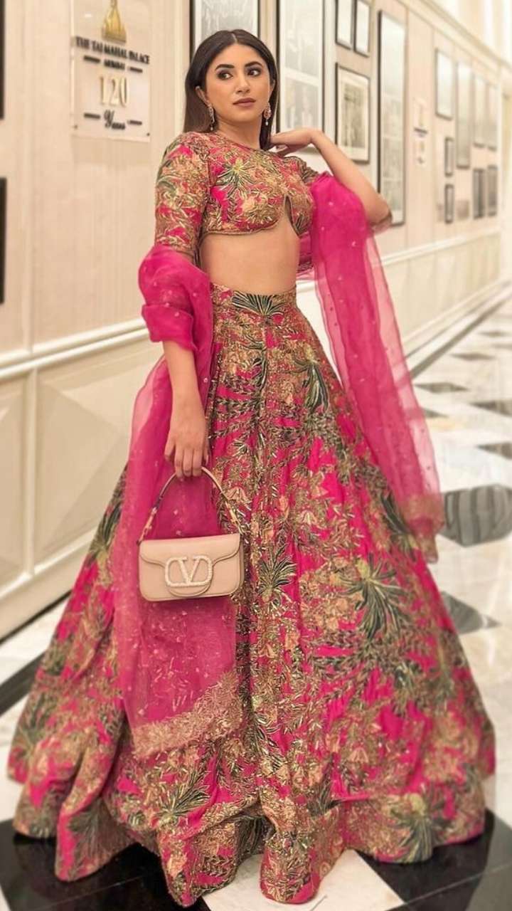 5 Dazzling Lehenga Design By Aashna Shroff For Wedding Season