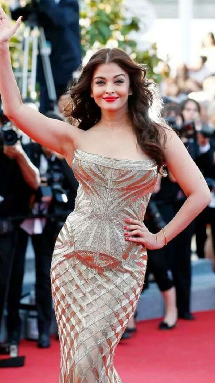 Cannes 2024: Looks Of Aishwarya Rai Bachchan That Broke The Internet