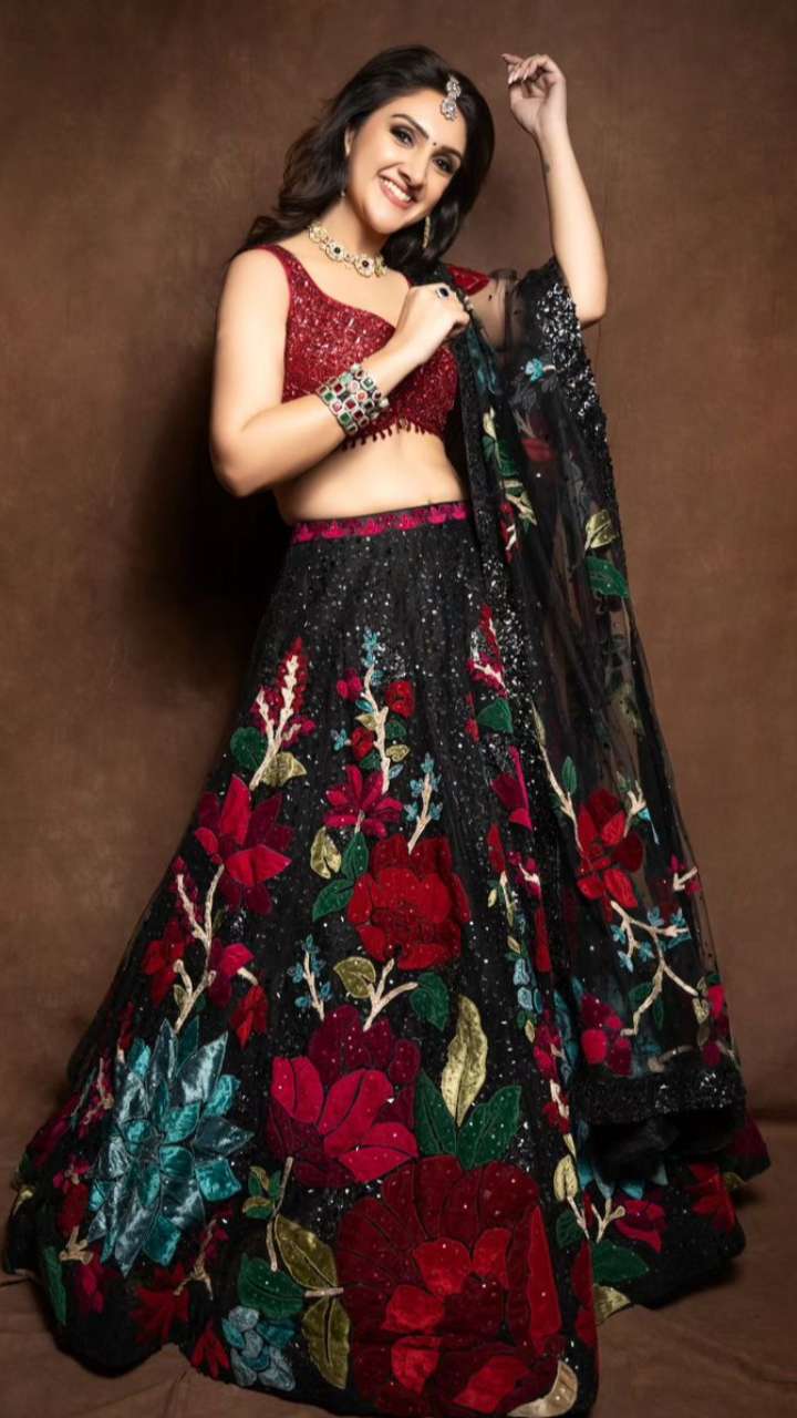 6 Gorgeous Lehengas By Sridevi Vijaykumar To Shine As Wedding Guests
