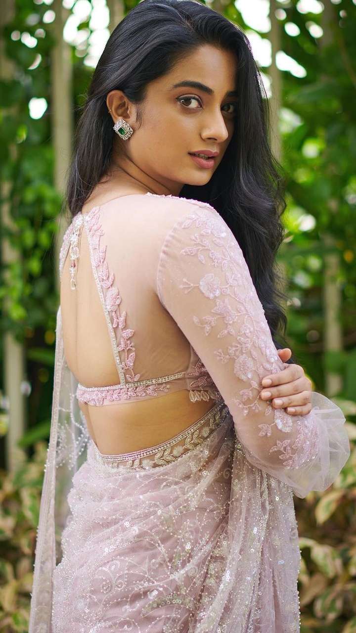 5 Modern Saree Blouse Designs By Namitha Pramod To Slay